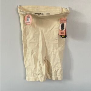 Shapermint High Waist Shaper Shorts in Light Cream size M/L